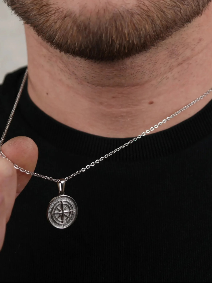 COMPASS PENDANT | GOLD