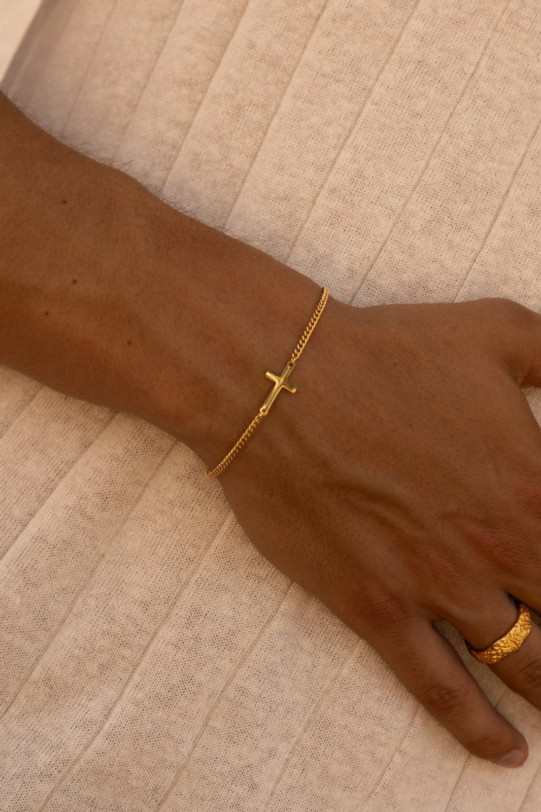 CROSS BRACELET | SILVER | BESTSELLER