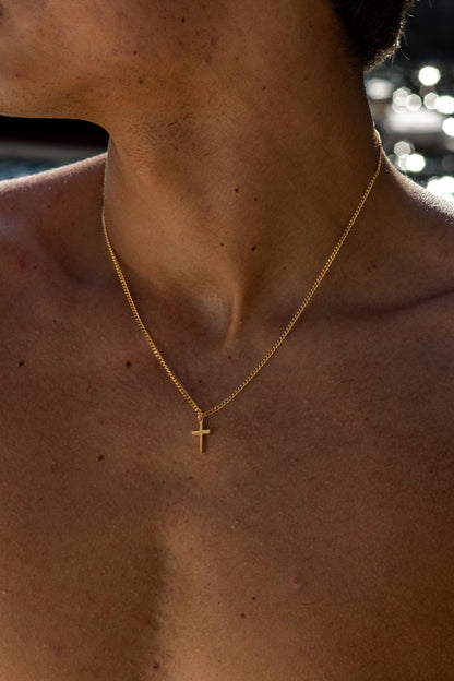 BASIC CROSS NECKLACE | GOLD