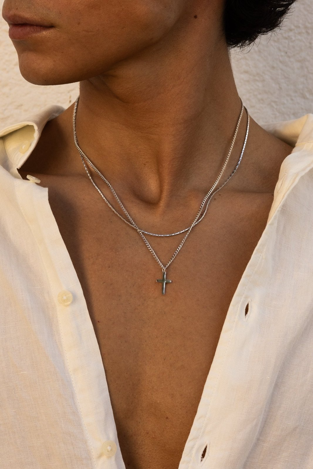 BASIC CROSS NECKLACE | GOLD