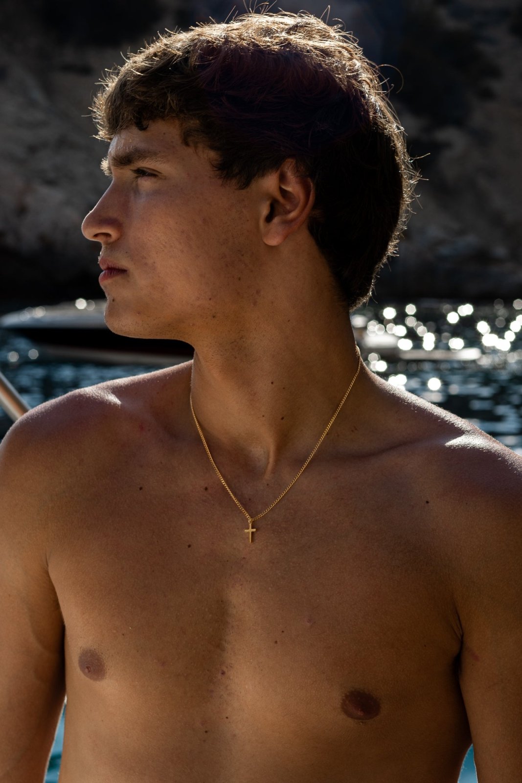 BASIC CROSS NECKLACE | GOLD