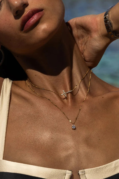 WOMAN | CROSS NECKLACE | GOLD